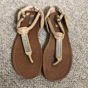 Simply Vera wang t-strap sandals size 10